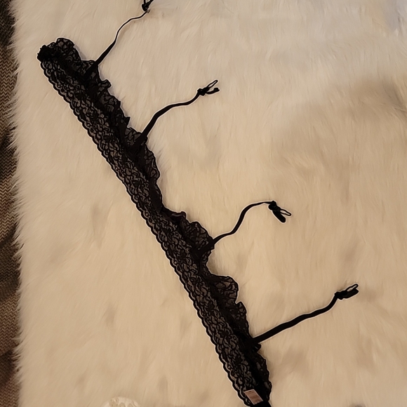 VICTORIA'S SECRET Sexy Black Lace Garter Belt Medium - Picture 6 of 8